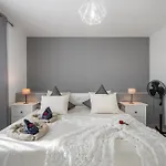1 Omanai Tenerife Sur Arona (Tenerife)