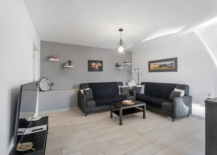 1 Omanai Tenerife Sur Daire *