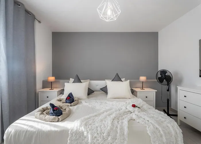 1 Omanai Tenerife Sur *