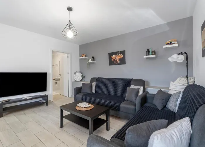 1 Omanai Tenerife Sur *