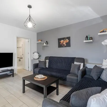 1 Omanai Tenerife Sur *