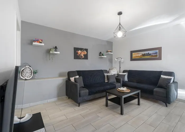 1 Omanai Tenerife Sur *