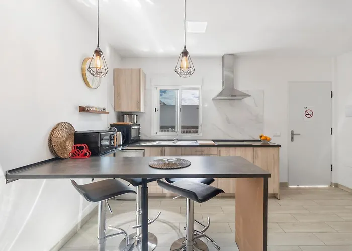 1 Omanai Tenerife Sur *